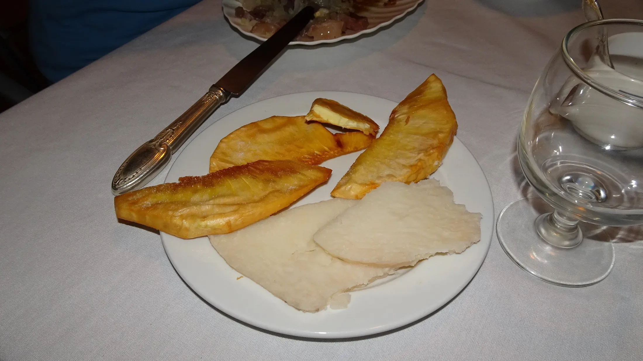 Taro and Breadfruit, Fiafia Hotel
